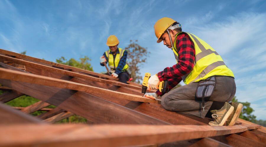Professional gutter cleaning in Fenton, IL